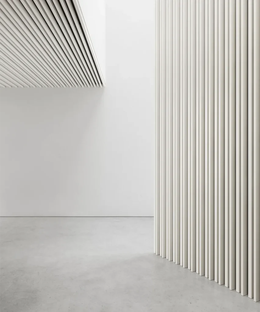 Lamele Dresswall Stripes de lățimi diferite, combinate pe același cadru